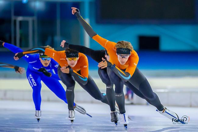 Photo of the skaters of the Haarlem Skating Academy training